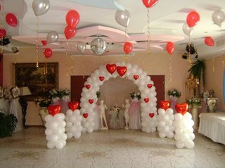 Стильное украшение зала на свадьбу